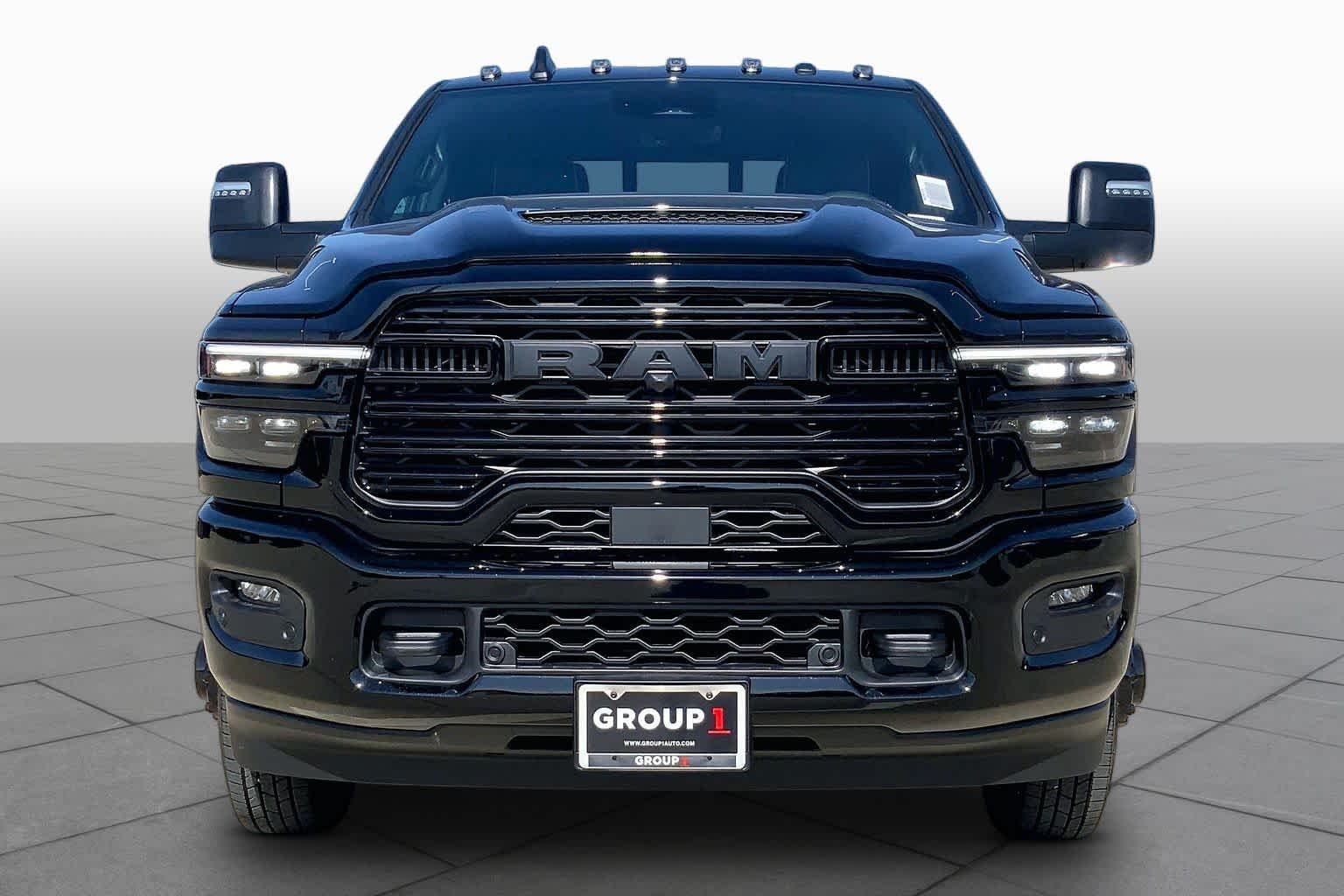 New 2026 Diamond Black Crystal Pearl-Coat Exterior Paint RAM Laramie image 3