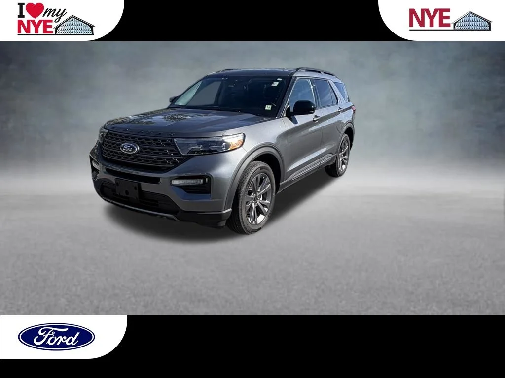 Used 2023 Gray Ford XLT image 1