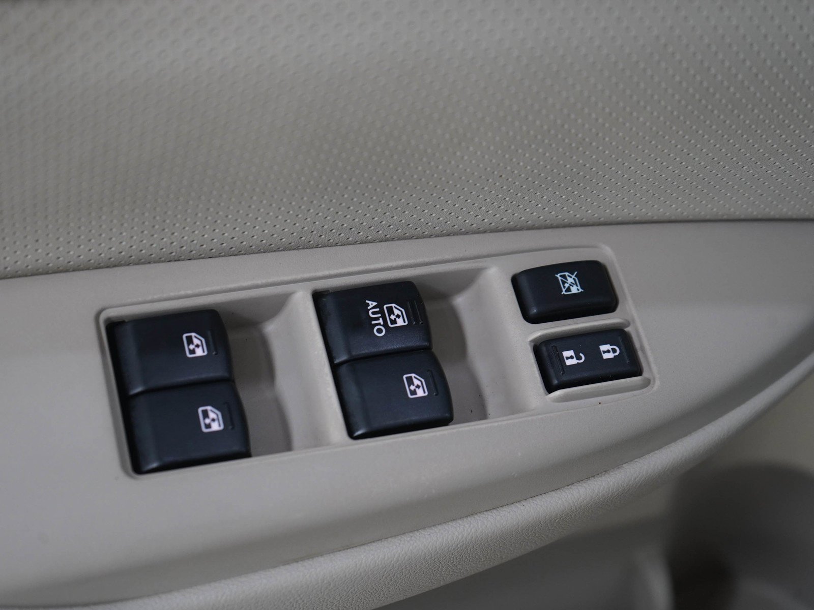 Used 2014 Satin White Pearl Subaru 2.5i image 20