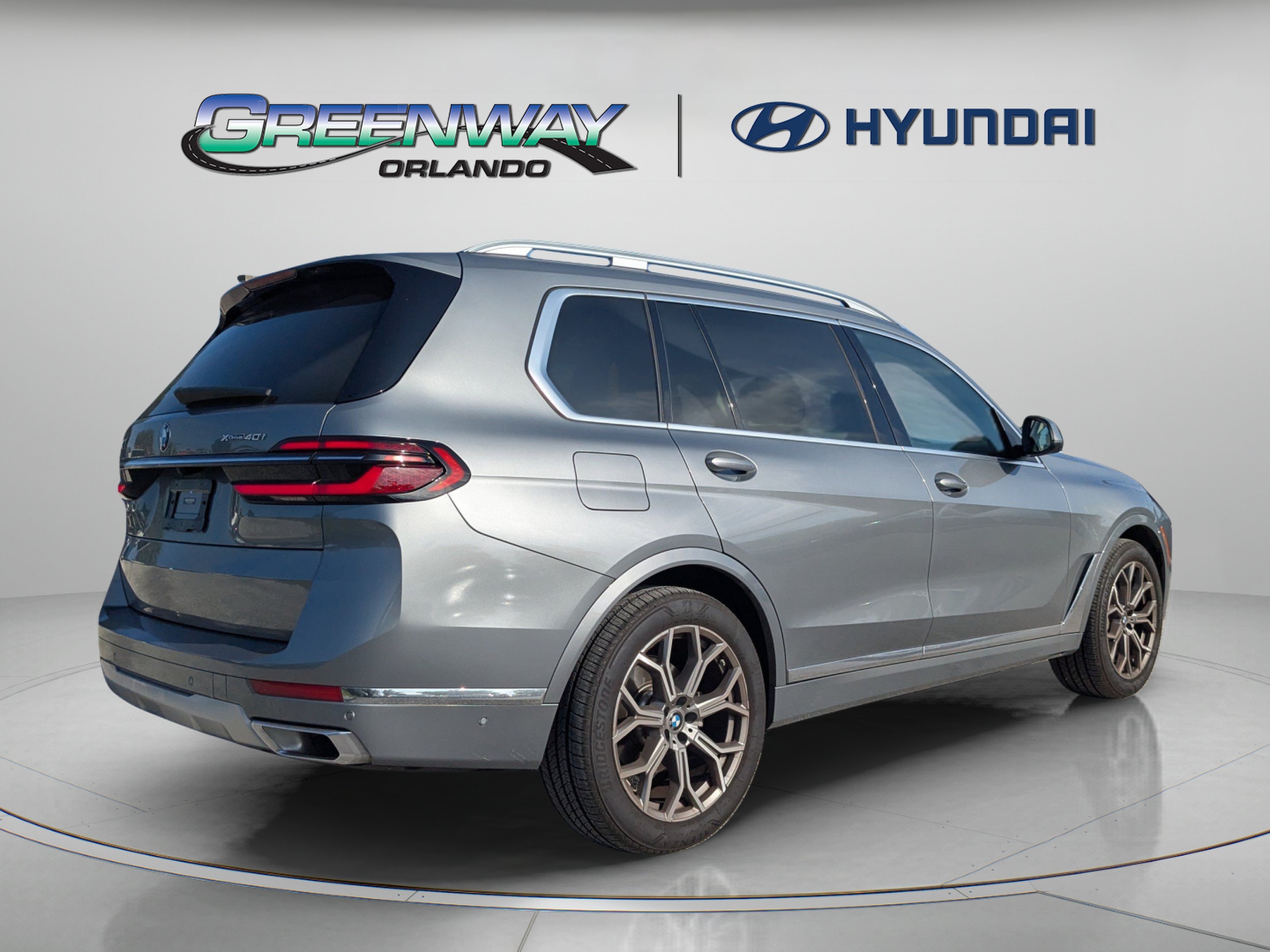Used 2023 Skyscraper Grey Metallic BMW xDrive40i image 8
