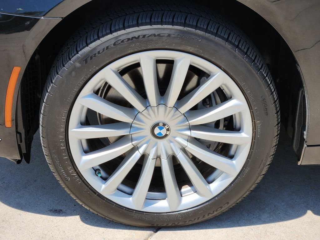 Used 2018 Black BMW 740i xDrive image 13