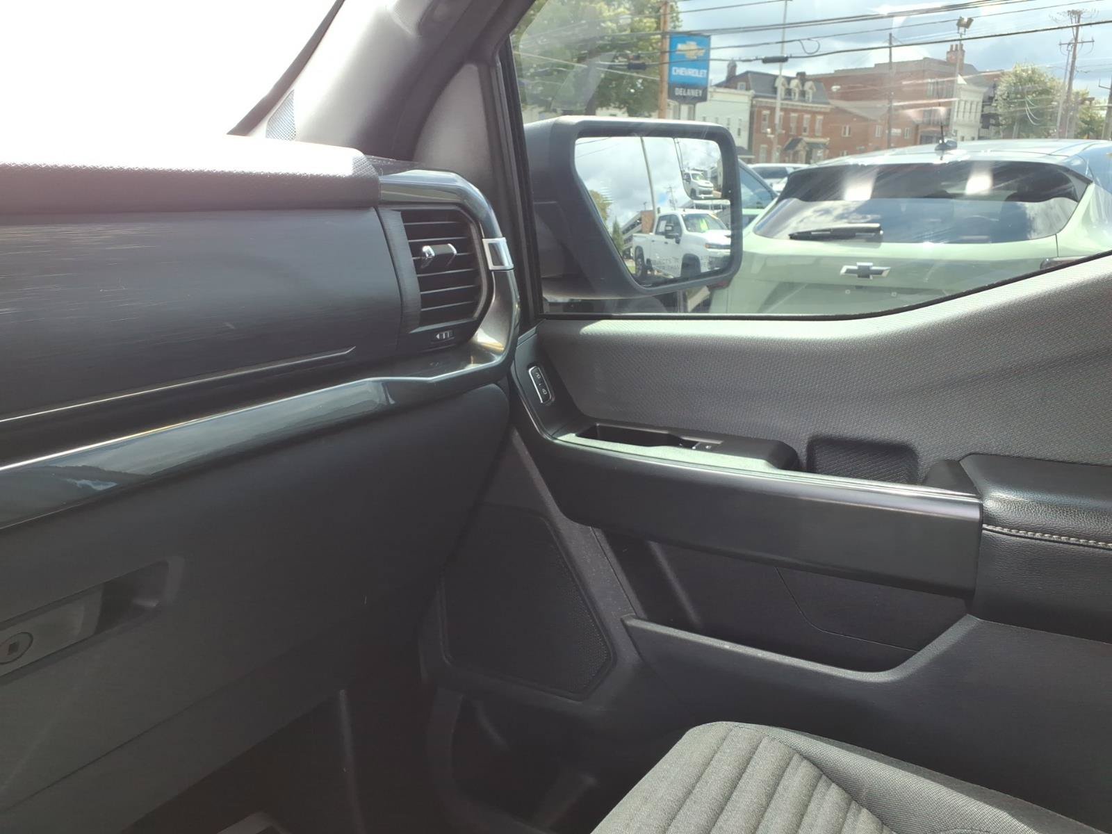 Used 2021 Velocity Blue Metallic Ford XL image 27