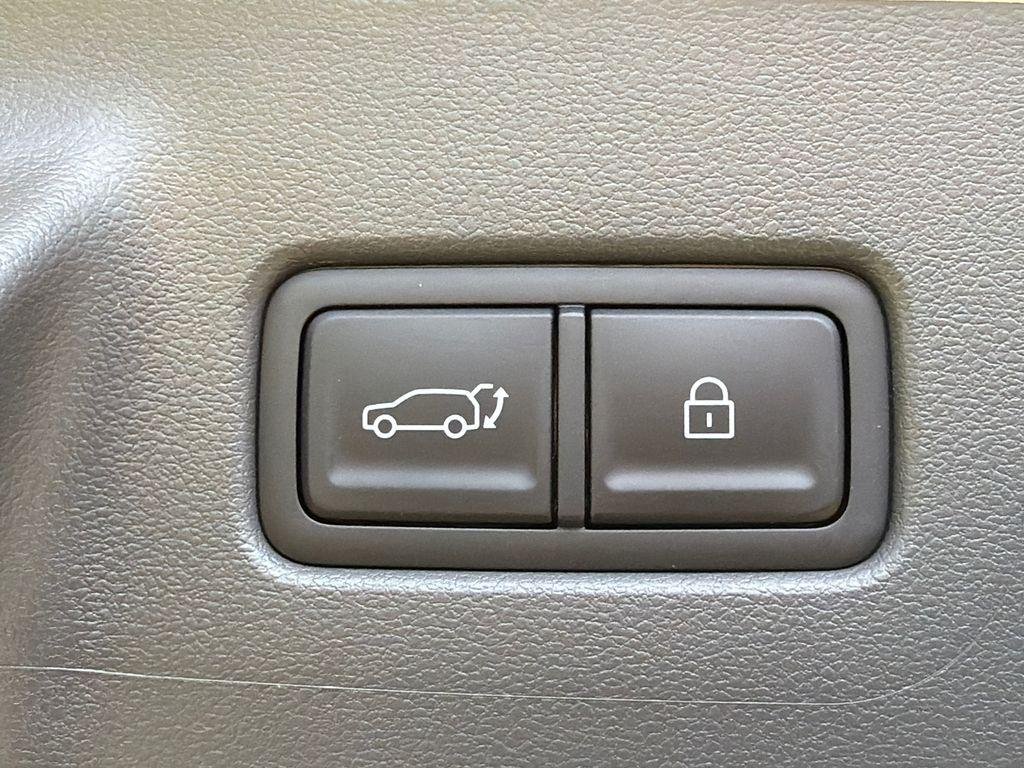 New 2026 White Hyundai SE FWD image 19