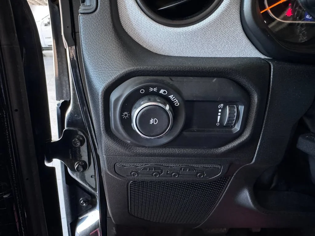 2025 Jeep Wrangler 4-Door Willys - Photo 24