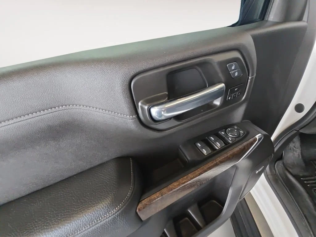 Used 2020 WHITE FROST TRICOAT GMC Denali image 10