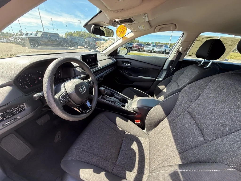Used 2025 White Honda LX image 20