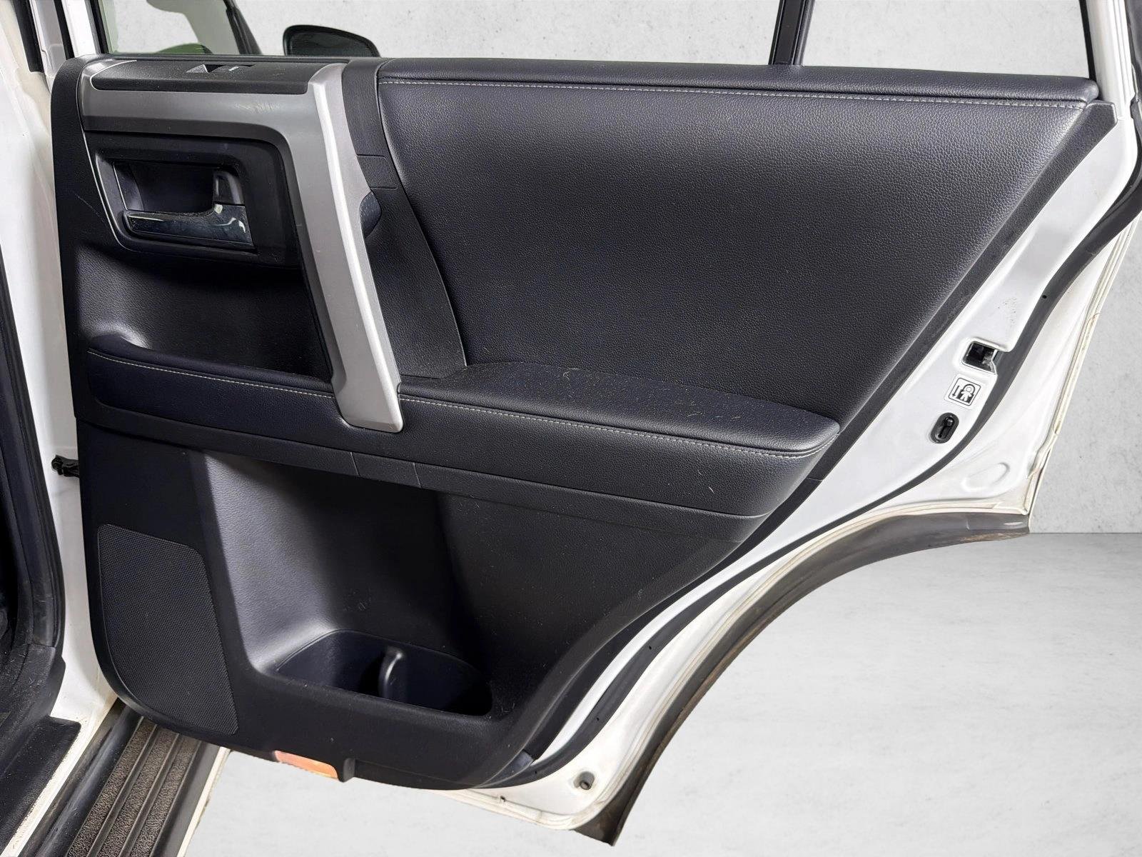 Used 2019 Super White Toyota SR5 Premium image 18