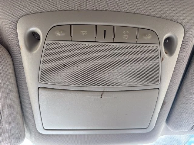 Used 2016 Red Nissan SV image 27