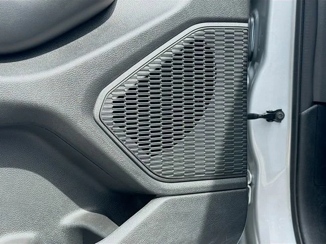 Used 2024 Silver Zynith Jeep Altitude image 22