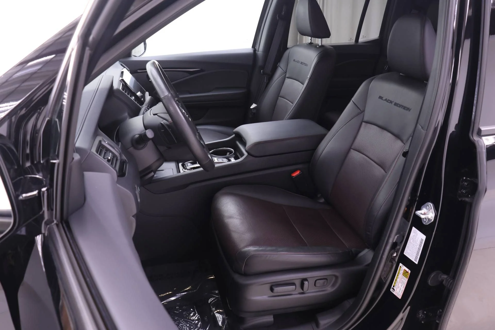 2025 Honda Ridgeline Black Edition - Photo 4