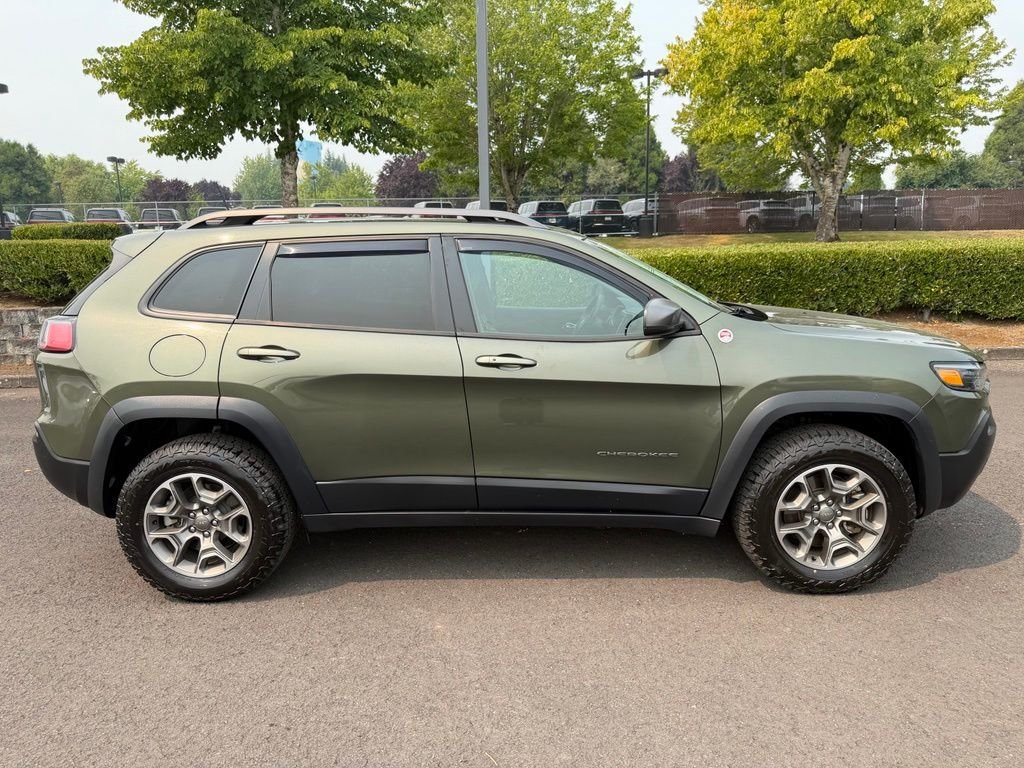Used 2021 Olive Green Pearlcoat Jeep Trailhawk image 9