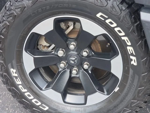 Used 2020 Billet Silver Metallic Clearcoat Ram Rebel image 20