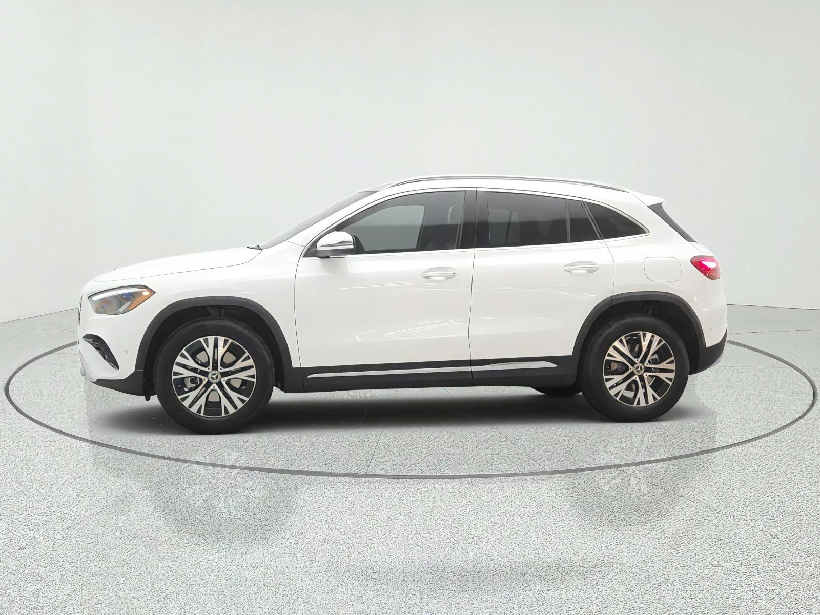 New 2026 Polar White Mercedes-Benz GLA 250 4MATIC® SUV image 8