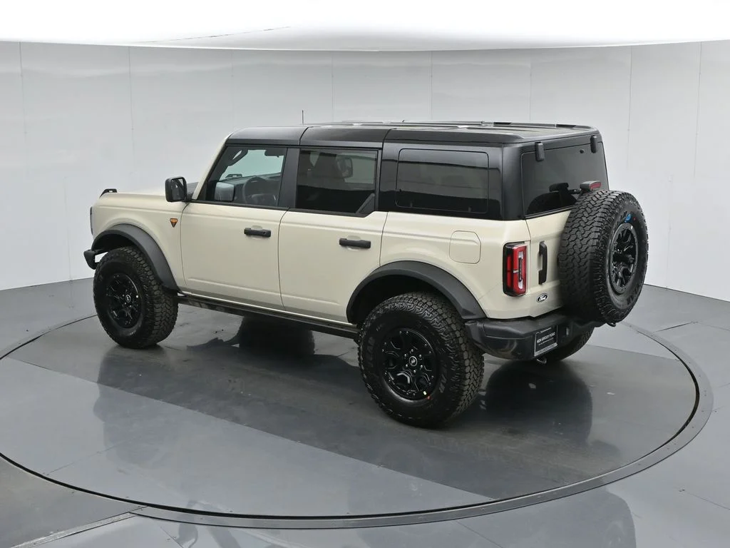 New 2026 Desert Sand Ford Badlands image 41