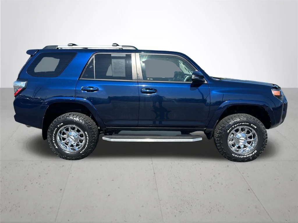 Used 2019 Blue Toyota SR5 Premium image 6