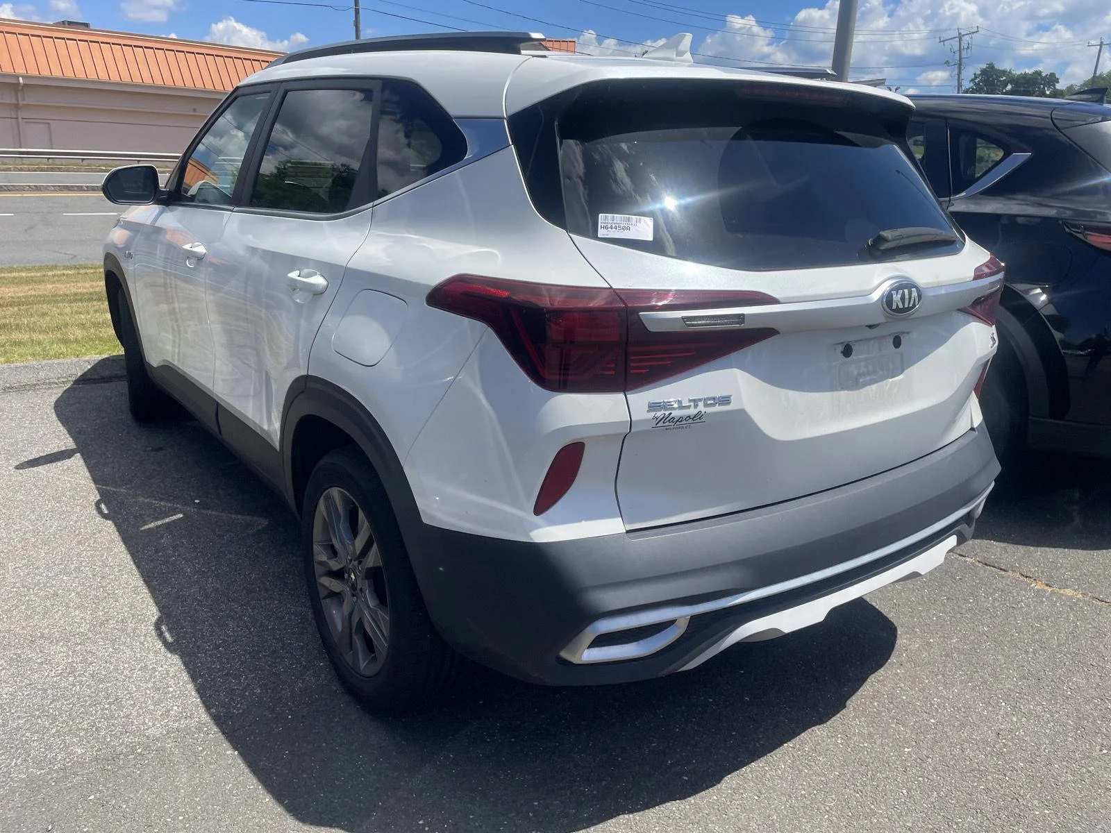 Used 2021 Snow White Pearl Kia S image 4