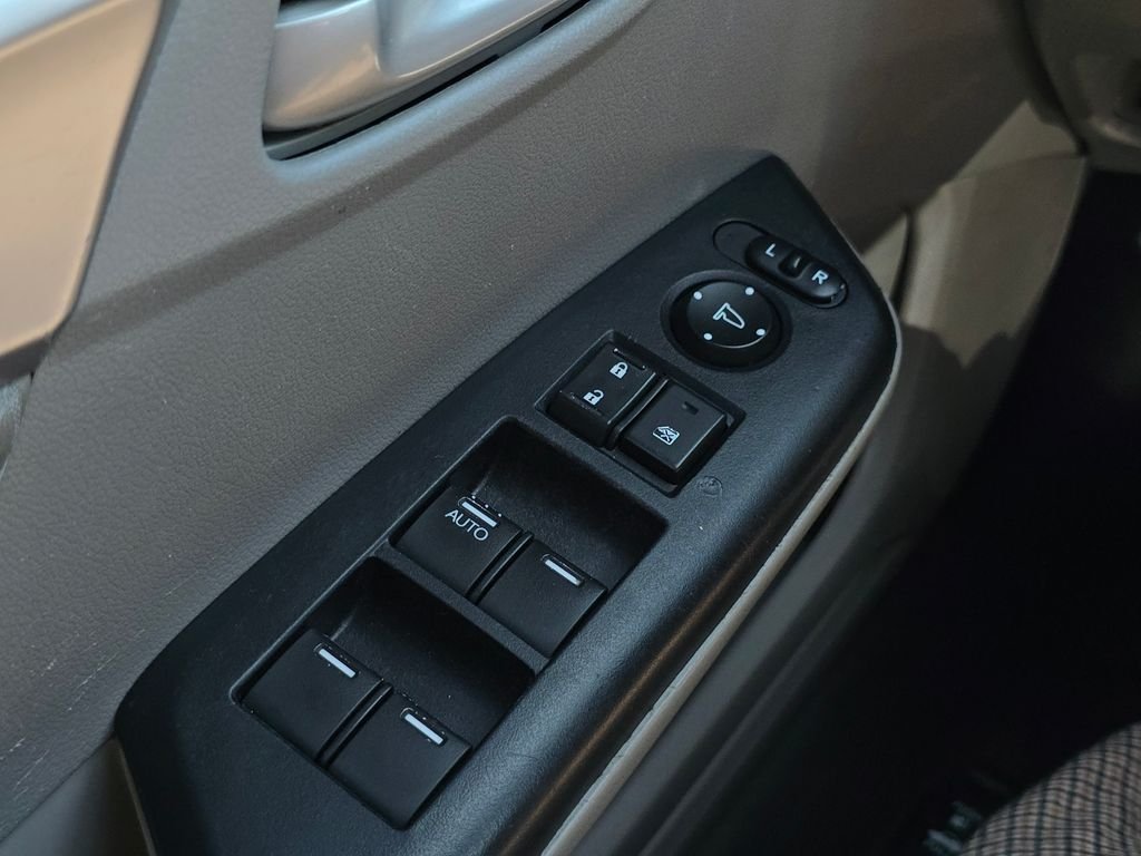 Used 2015  Honda EX image 27