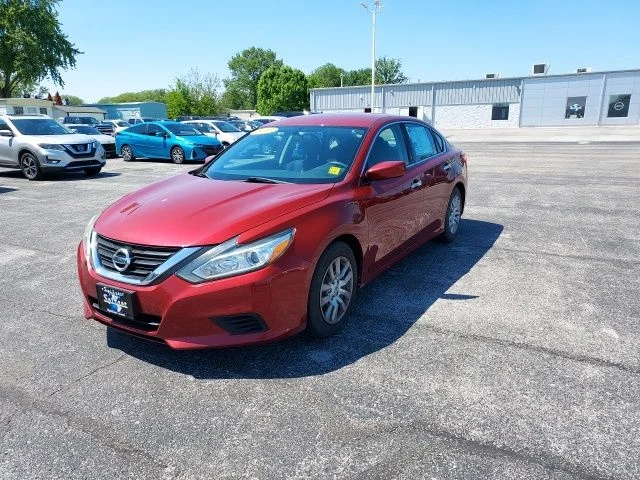 Used 2017 Red Nissan 2.5 S image 8