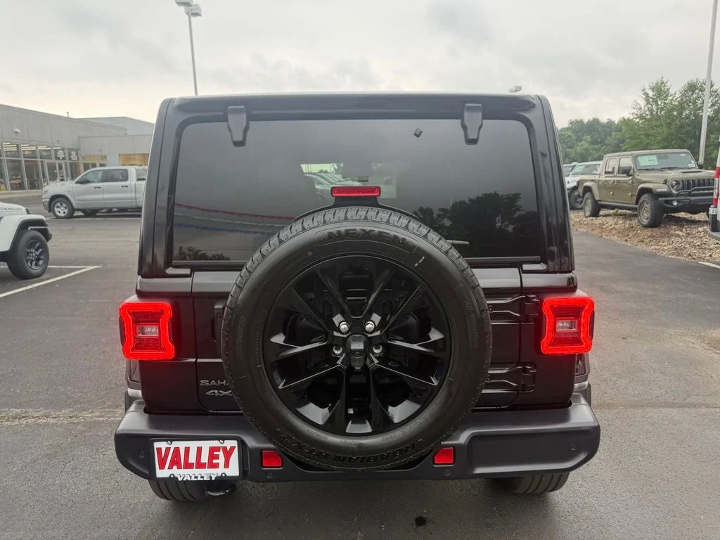 Used 2025 Black Jeep Sahara 4xe image 5