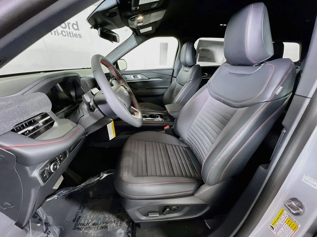 New 2026 Space White Metallic Ford ST-Line image 26