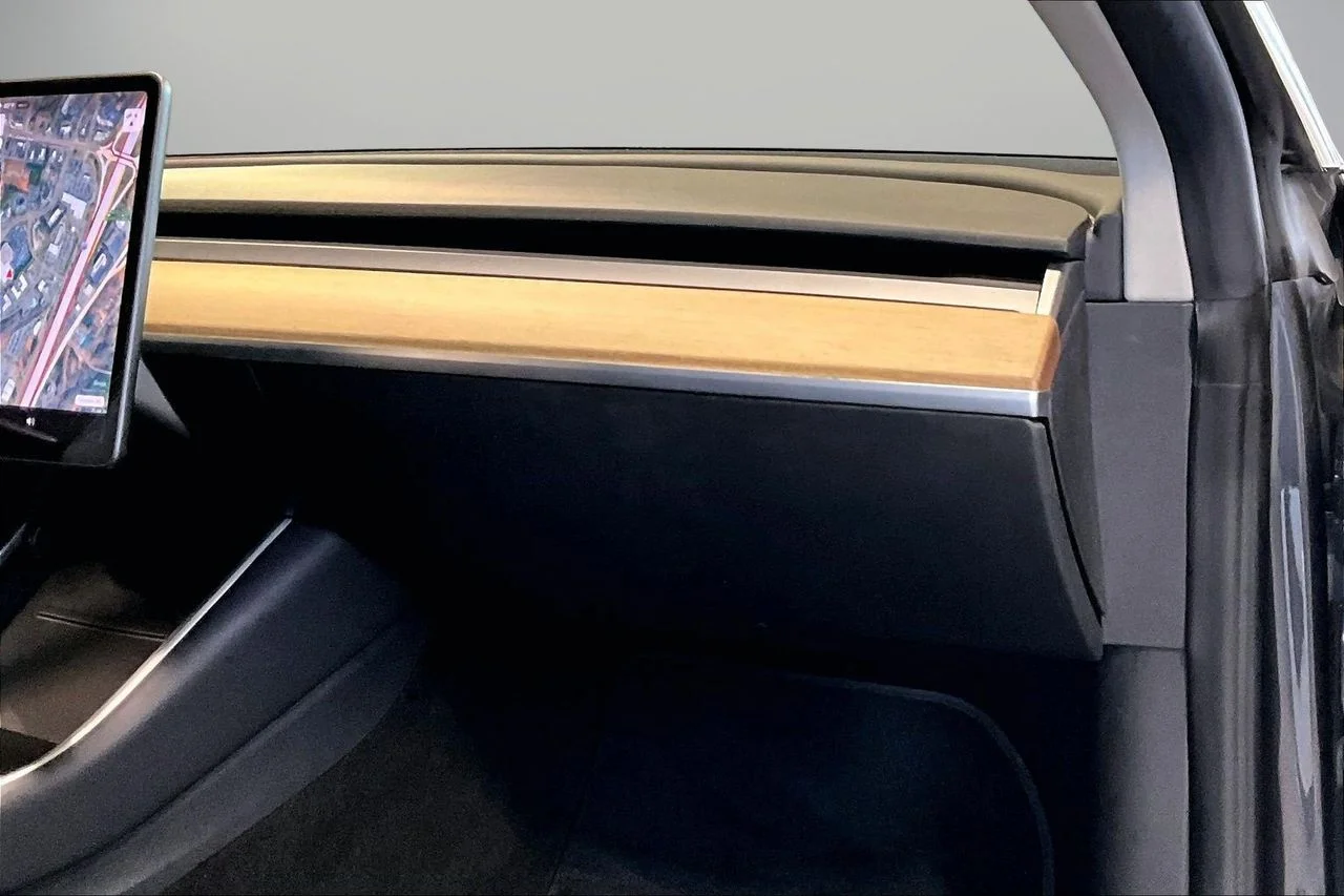 Used 2019  Tesla Long Range image 21