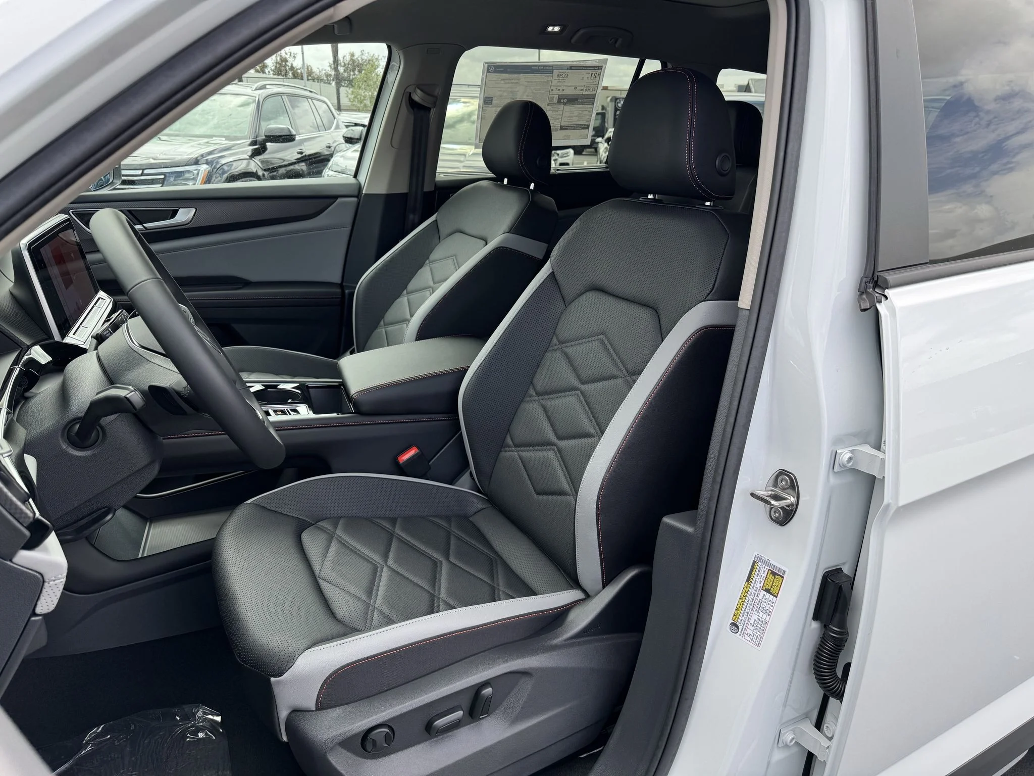 New 2026 Opal White Pearl Volkswagen 2.0T Peak Edition image 13