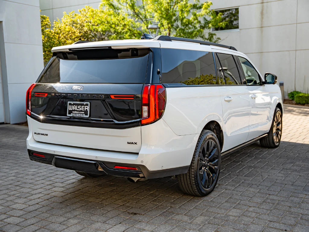 Used 2025 White Ford Platinum image 5