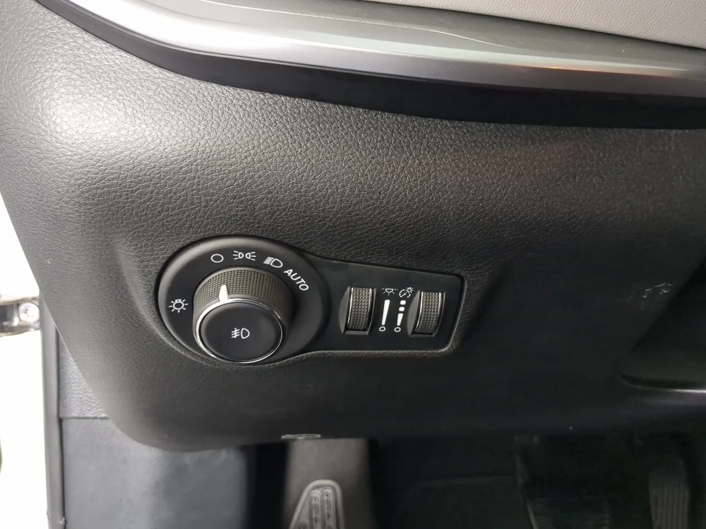 Used 2025 Bright White Clearcoat Jeep Limited image 28