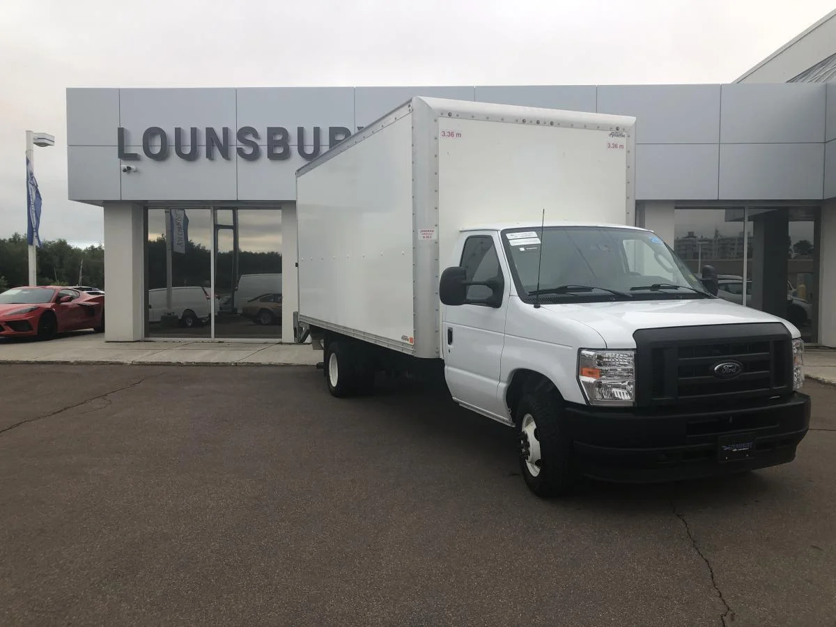Used 2025 White Ford E-450 DRW 158" WB image 1
