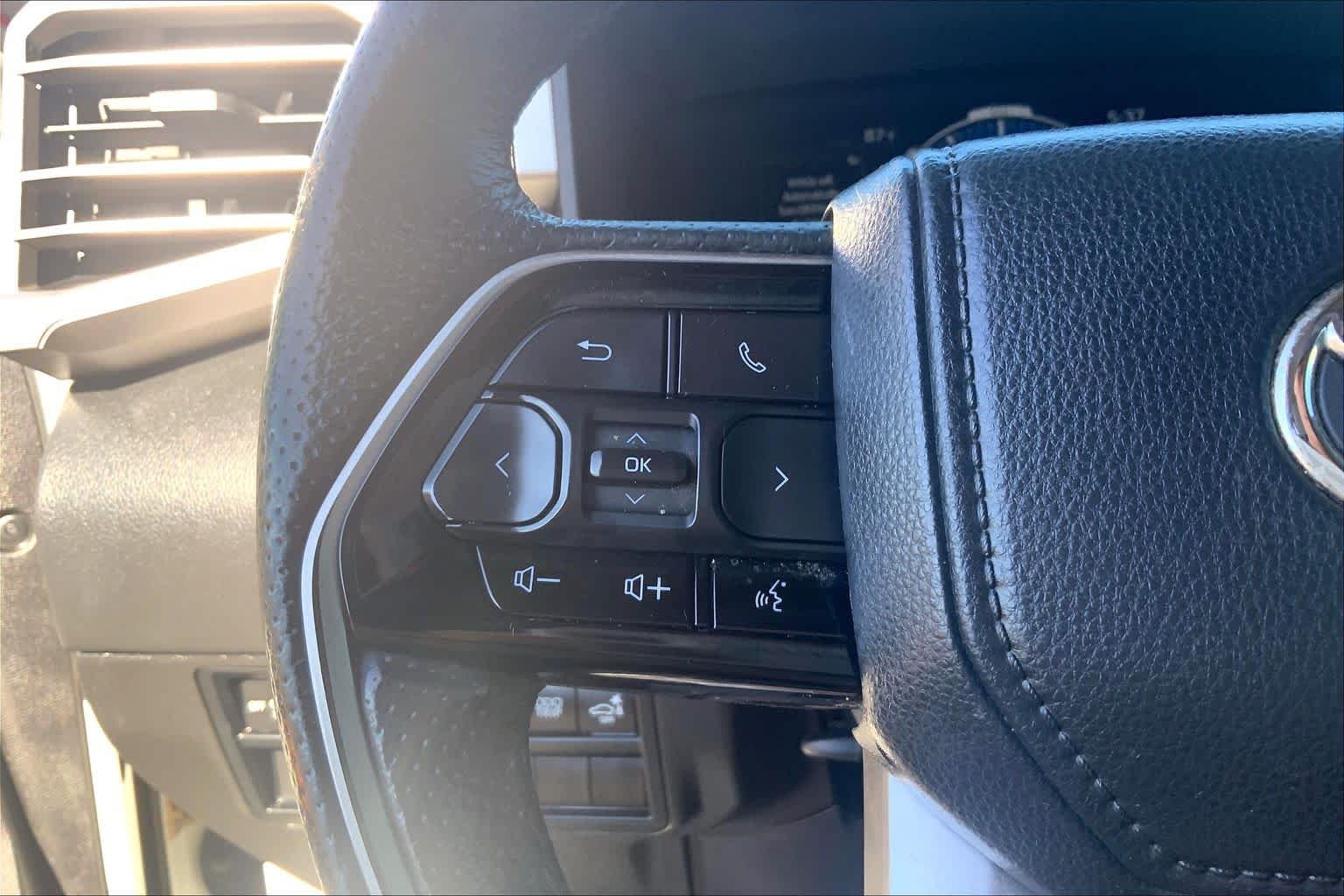 Used 2022 Wind Chill Pearl Toyota Limited Hybrid image 24