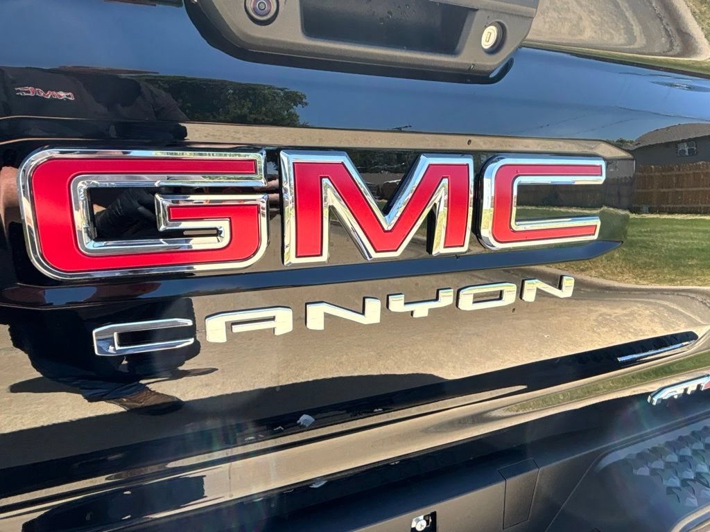 2026 GMC Canyon AT4 - Photo 11