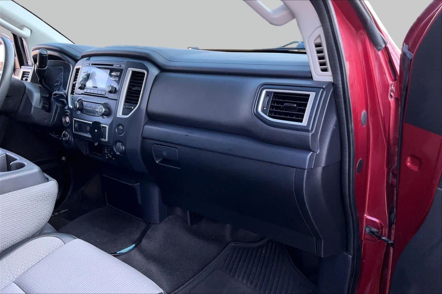 Used 2018 Cayenne Red Nissan S image 20