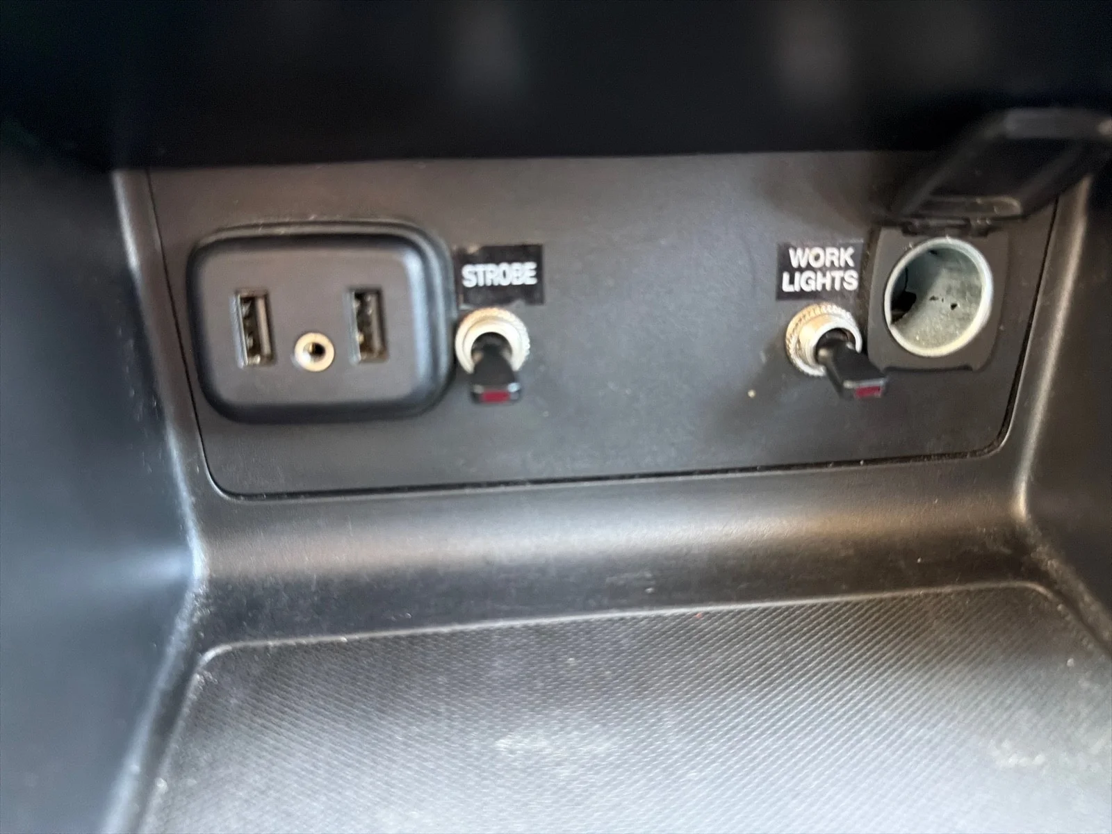 Used 2022 White Chevrolet 2WD LT image 29