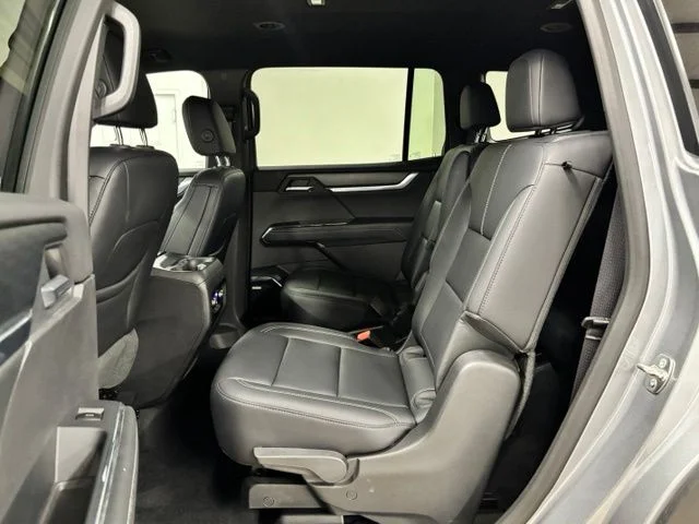 Used 2026 Silver GMC Elevation image 19