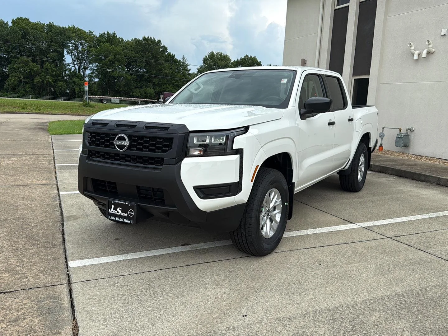 New 2026 Glacier White Nissan S image 3
