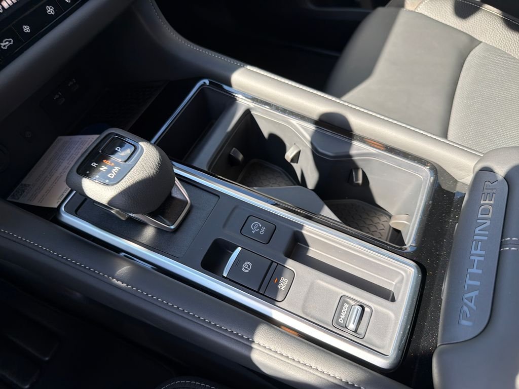 New 2026 Nissan Pathfinder SL 4D Sport Utility