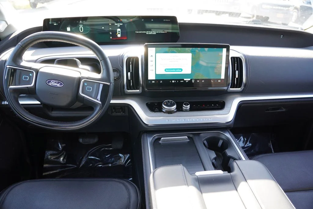 Used 2025 Silver Ford Platinum image 22