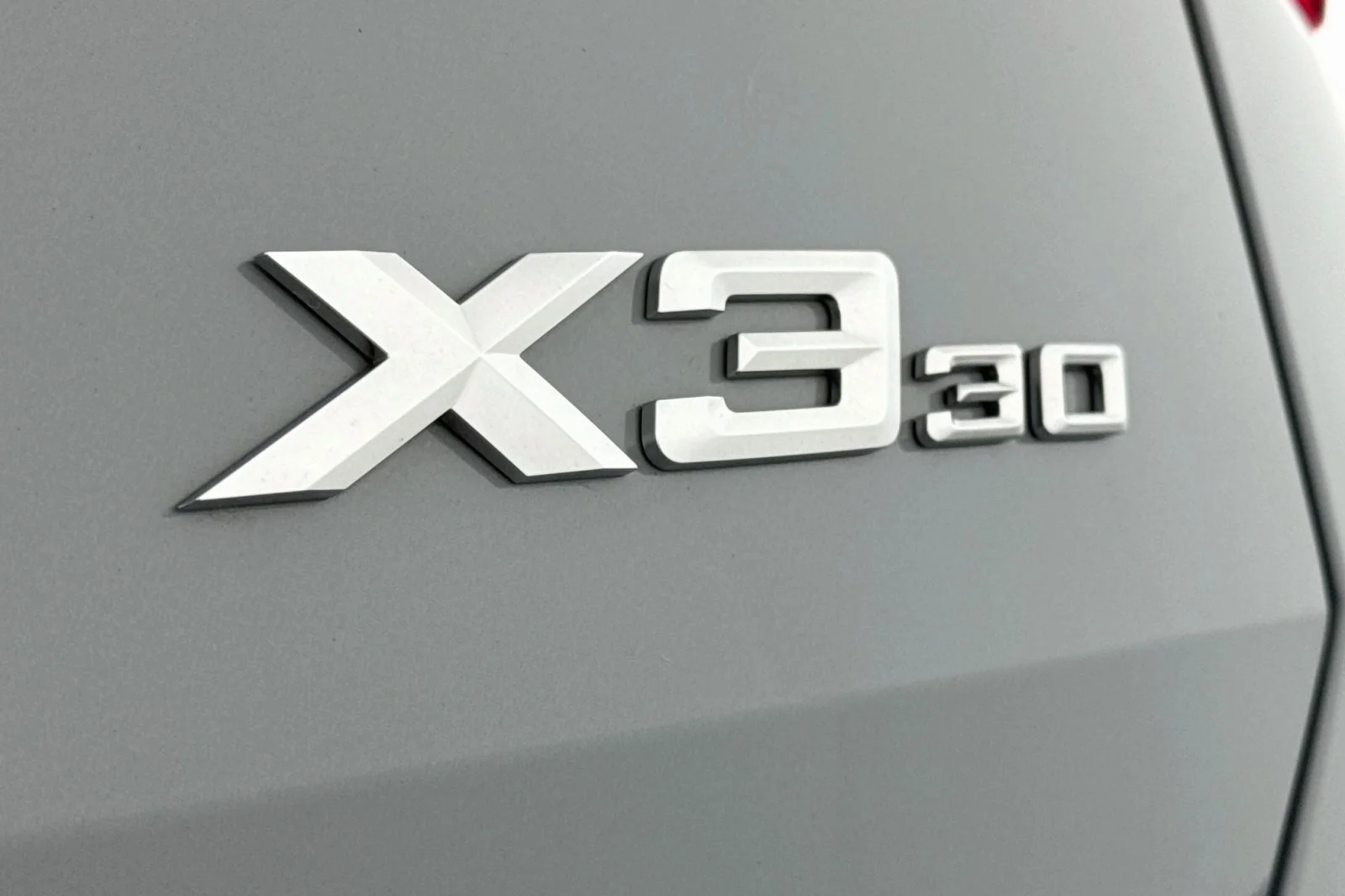 Used 2025 BROOKLYN GREY BMW 30 xDrive image 9