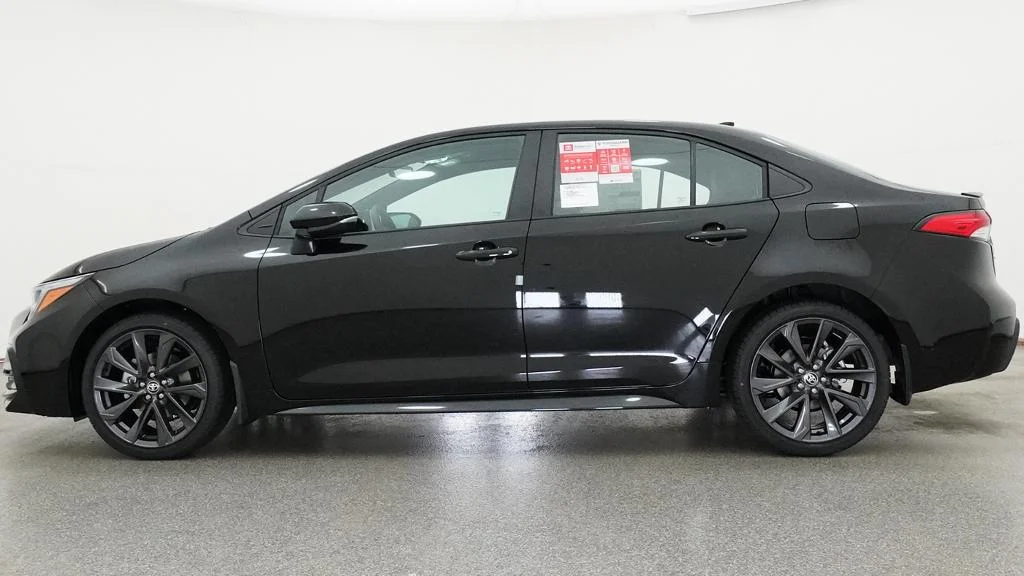 New 2026 Midnight Black Metallic Toyota SE image 32