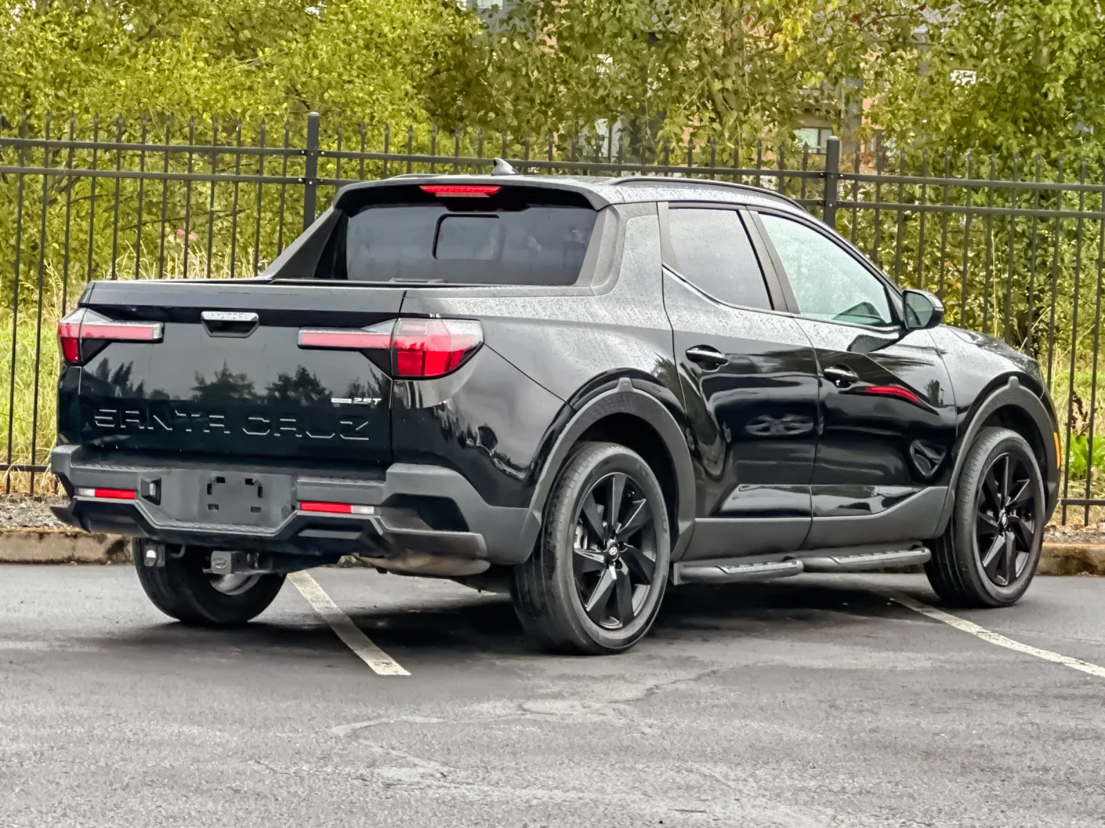 Used 2023 Black Hyundai NIGHT image 3