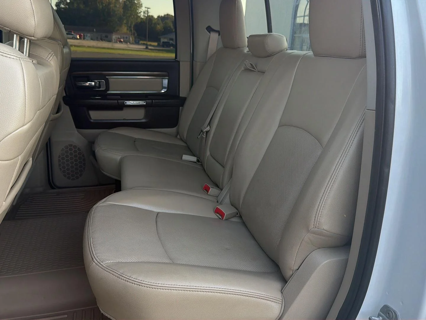 Used 2015 Bright White Clearcoat Ram Laramie image 19