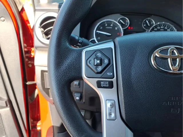 Used 2016 Red Toyota SR5 image 20