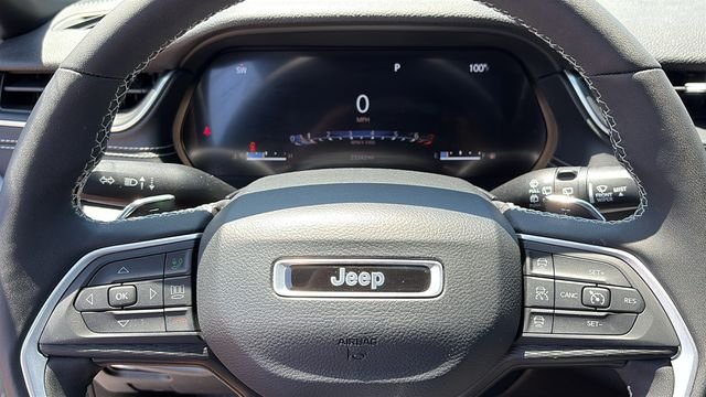 Used 2023 White Jeep Altitude image 12