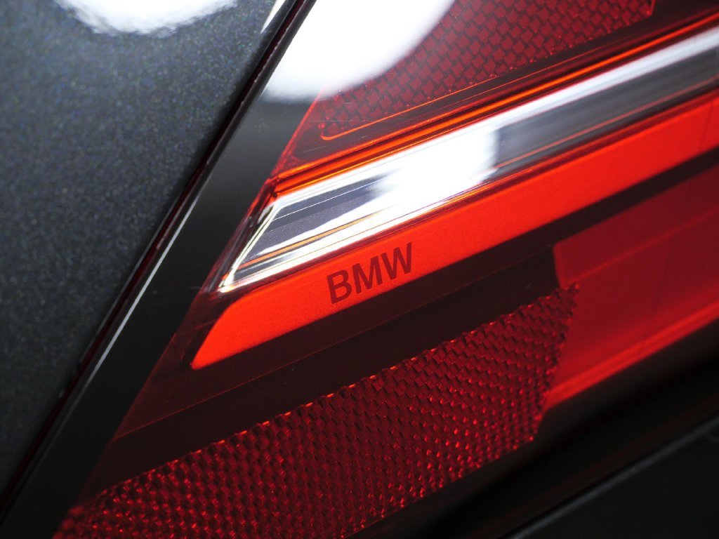 New 2027 Black Sapphire Metallic BMW 530i xDrive image 18