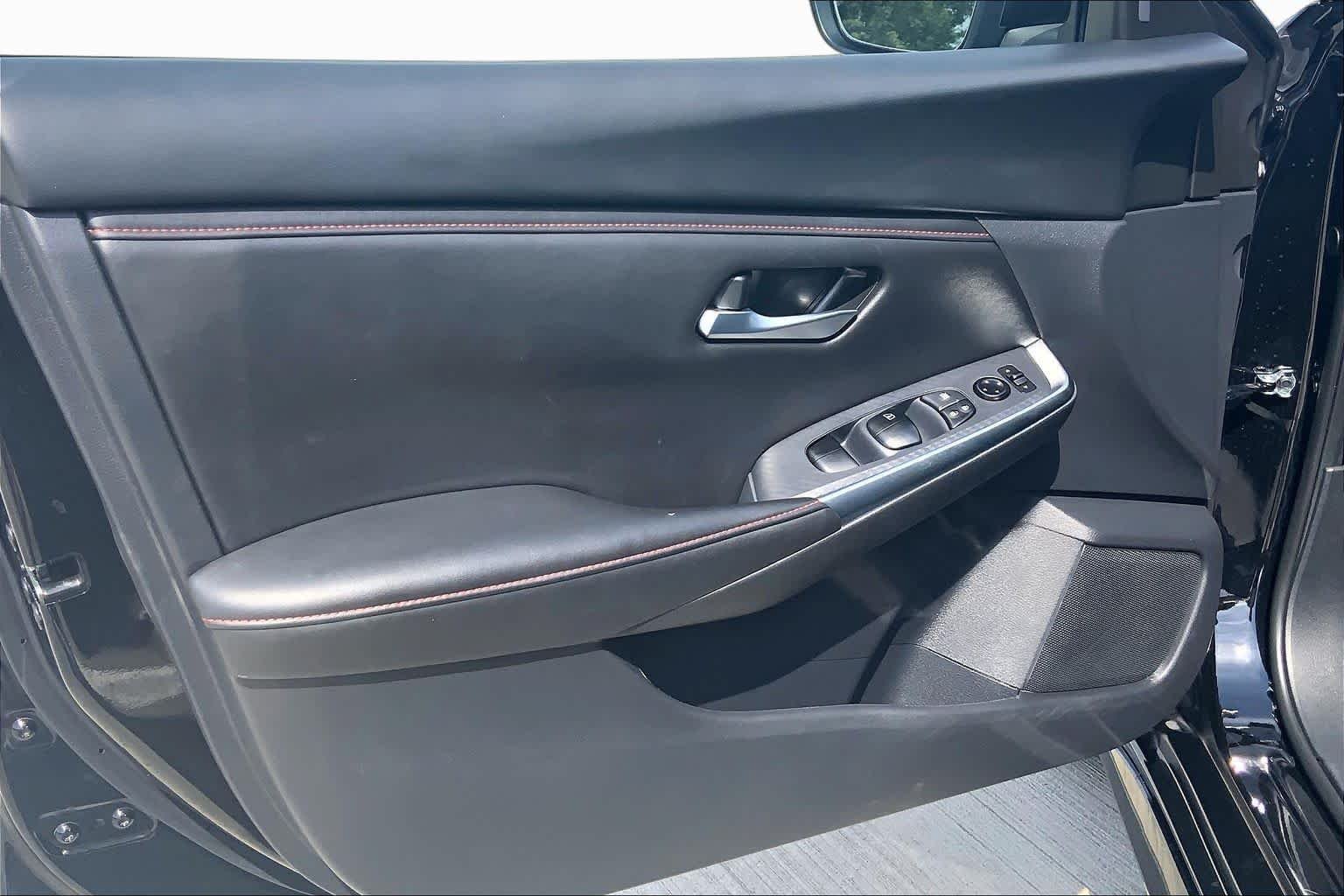 Used 2025 Super Black Nissan SR image 21