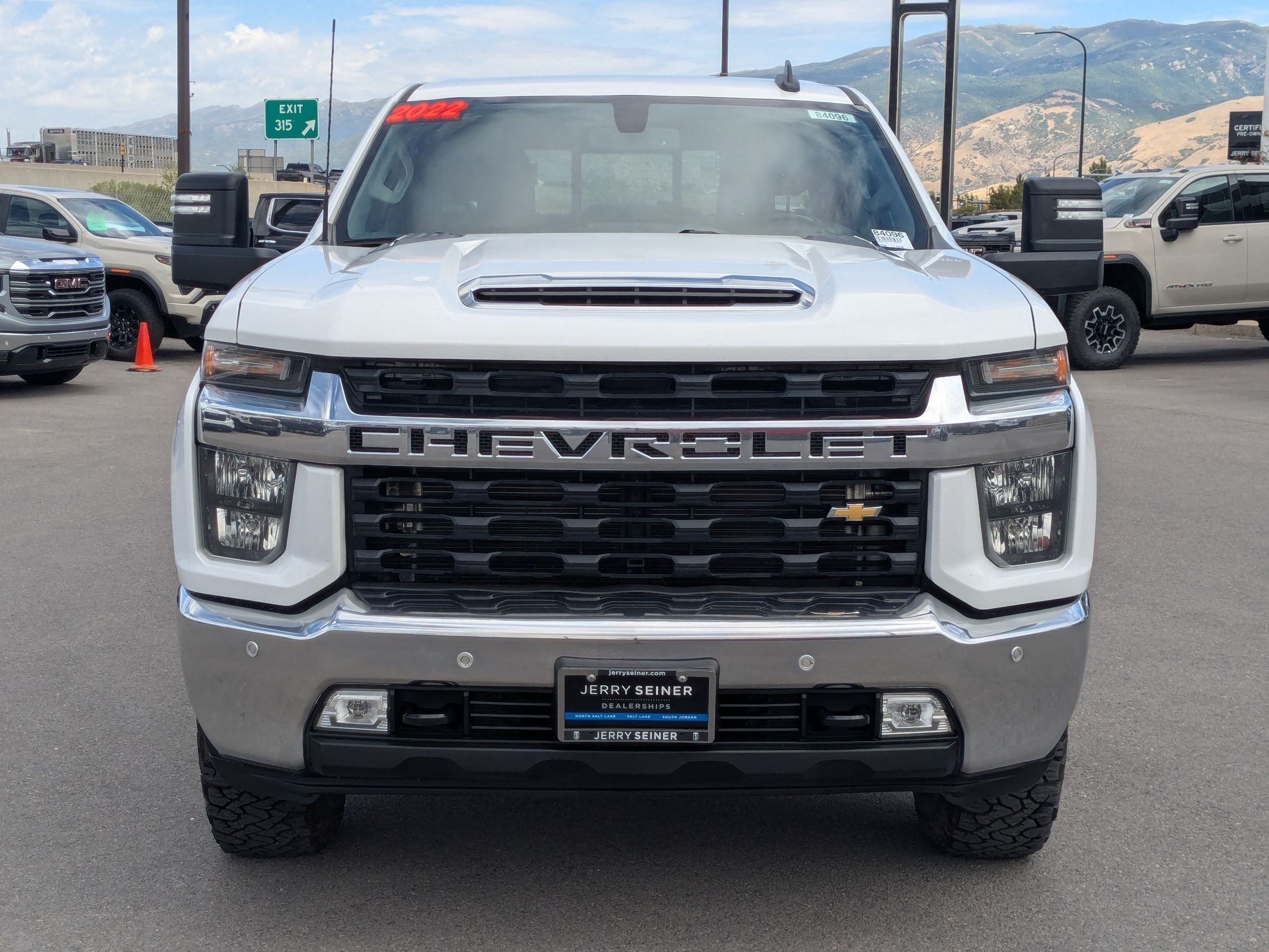 2022 Chevrolet Silverado 3500HD LT - Photo 8