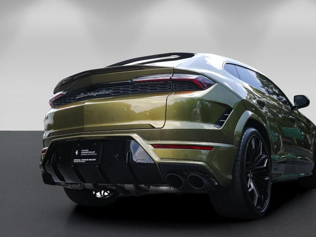 Used 2026 Verde Gea Lucido Metallic Lamborghini SE image 17