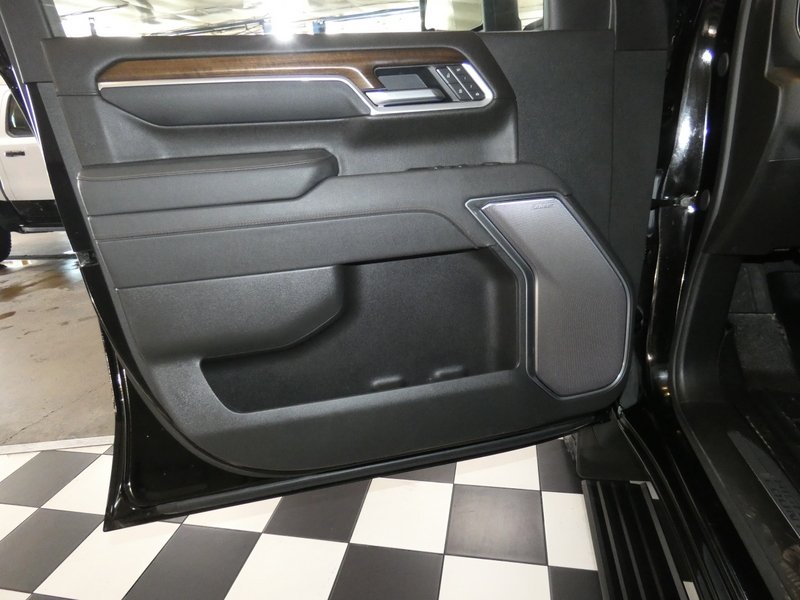 Used 2025 BLACK Chevrolet Crew Cab 159" High Country Dsl image 25