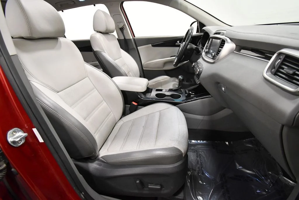 Used 2018 Red Kia SX image 19