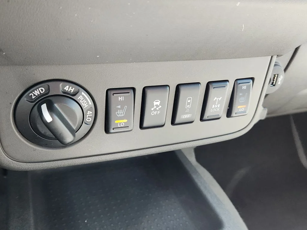 Used 2019 Cayenne Red Metallic Nissan PRO-4X image 25